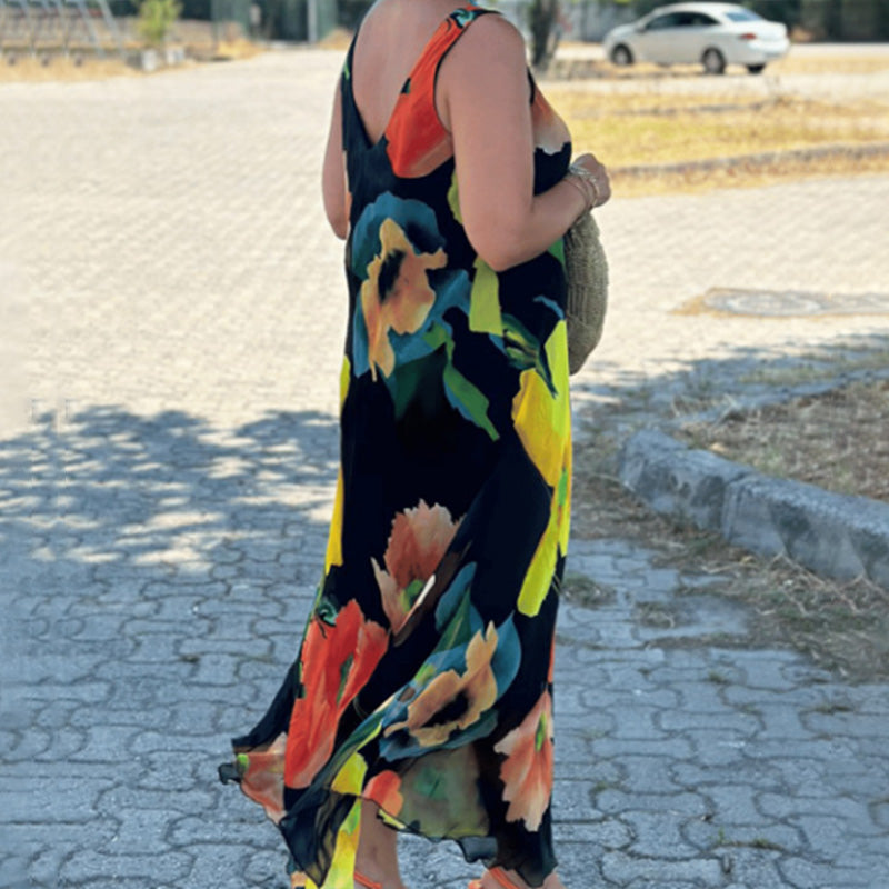 Elegantti pehmeä olkaimeton kukallinen liikkuva mekko
