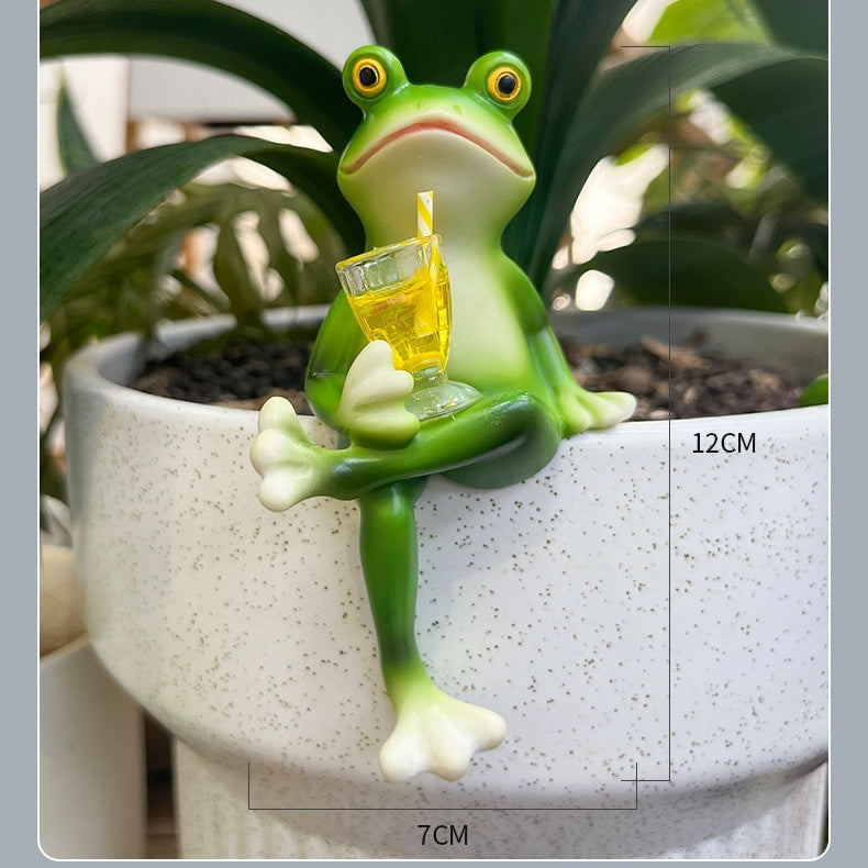 Miniatyyri sammakkopatsas kasvien koristeluun