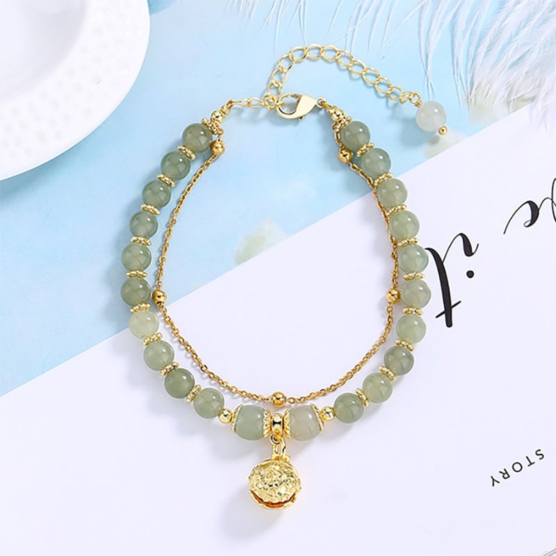 Ihanteellinen lahja - Elegantti Faux Jade Rannekoru