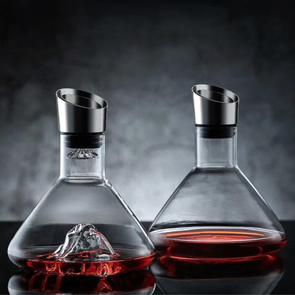 Punaviini dekantteri vesiputousvaikutuksella - Kodin ideoita