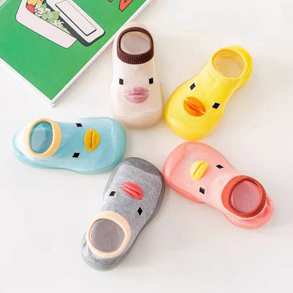 Neulottu hengittävä vauvan kenkä pehmeällä kumipohjalla