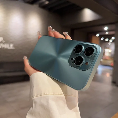 Kimaltava puhelimen kuori iPhonelle