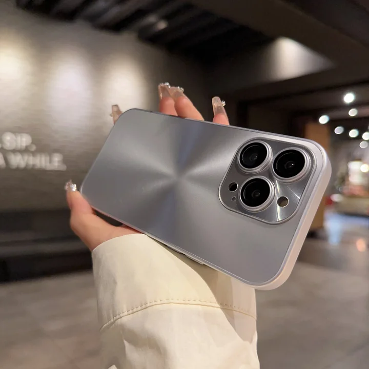 Kimaltava puhelimen kuori iPhonelle