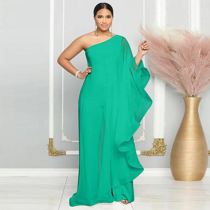 Rento ja tyylikäs yhden olkapään tilkkutäkkihaalari