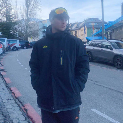 Veden- ja tuulenpitävä ulkoilutakki