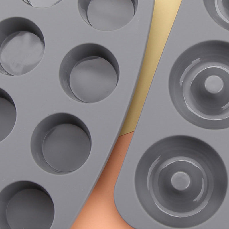 🍩Silikoni kakkumuotit asetettu helppoon leivontaan