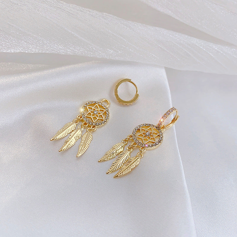 (🔥Uutuus - 48 % alennus)Dreamcatcher Crystal Charm korvakorut🔆