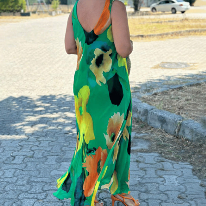 Elegantti pehmeä olkaimeton kukallinen liikkuva mekko