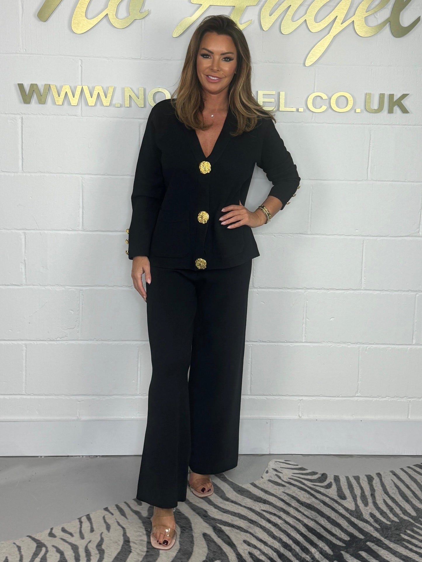 🔥Pehmeä neulesetti kultaisilla napeilla