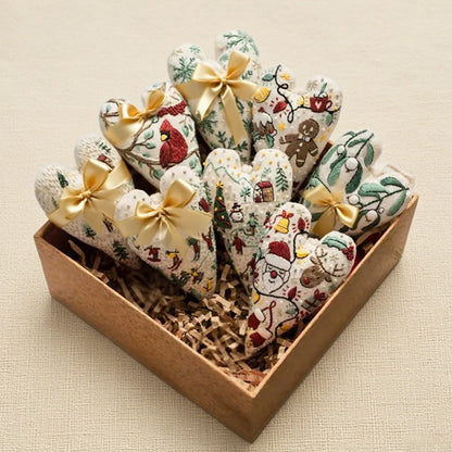 Sydämenmuotoinen käsin kirjottu joulusetti