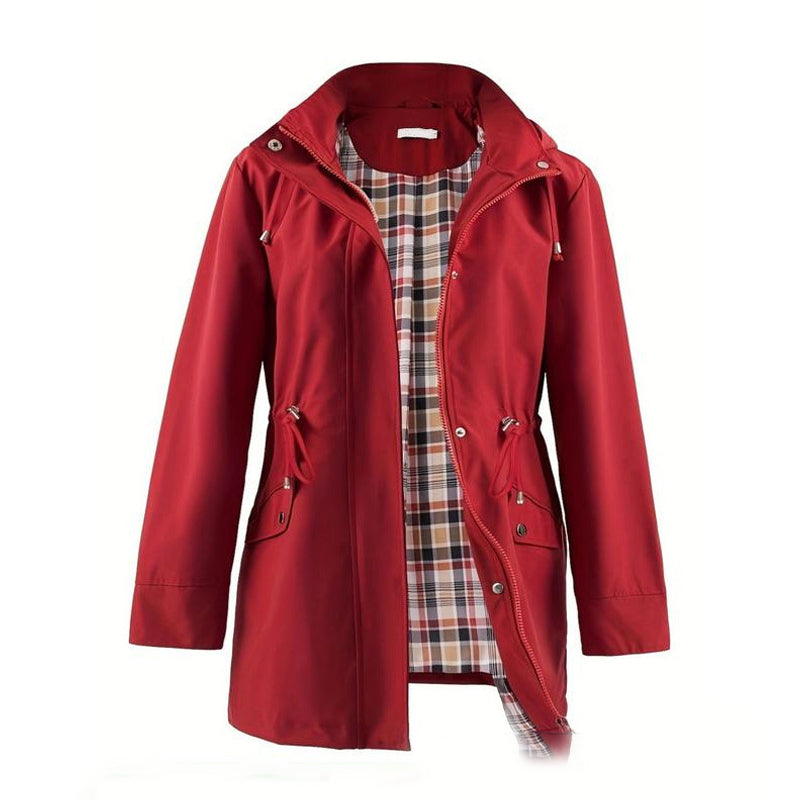 Pitkä hupullinen vyötäröä kiristävä vetoketjullinen tuulitakki