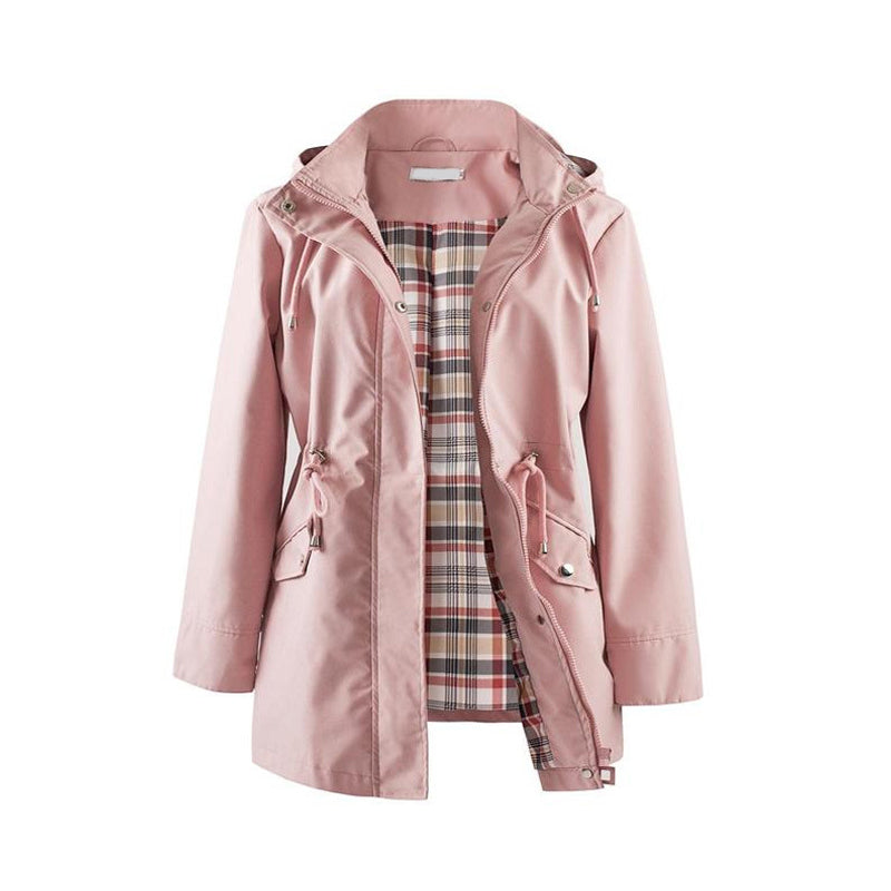 Pitkä hupullinen vyötäröä kiristävä vetoketjullinen tuulitakki