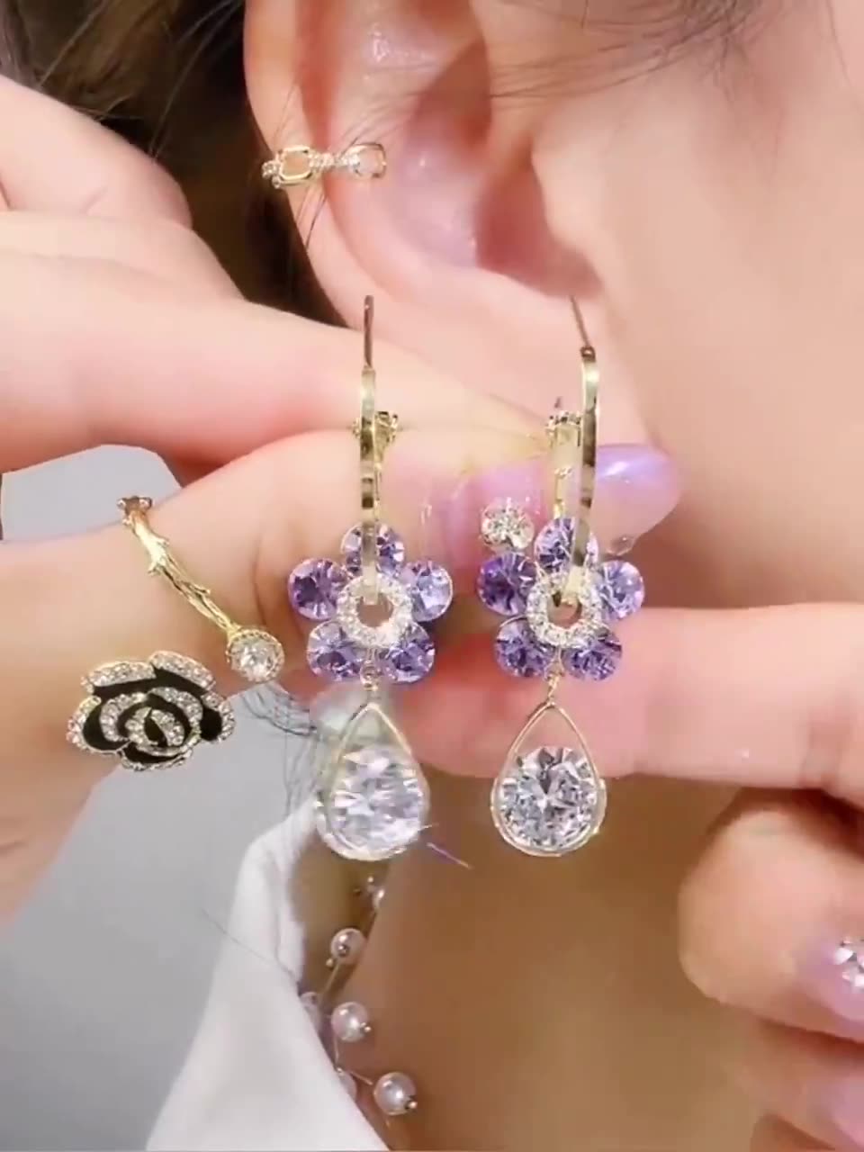 ✨Kristallikorvakorut kukkapisaralla - 🔥Osta yksi saat yhden ilmaiseksi🔥 Kuuma myynti alennus 50% pois!