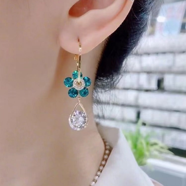 ✨Kristallikorvakorut kukkapisaralla - 🔥Osta yksi saat yhden ilmaiseksi🔥 Kuuma myynti alennus 50% pois!