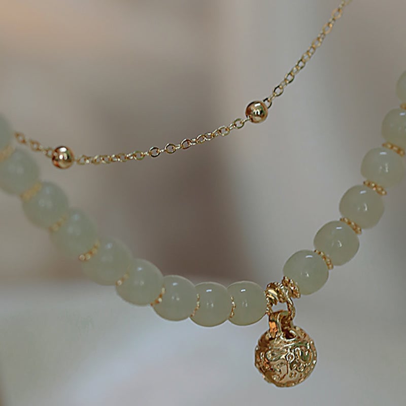 Ihanteellinen lahja - Elegantti Faux Jade Rannekoru