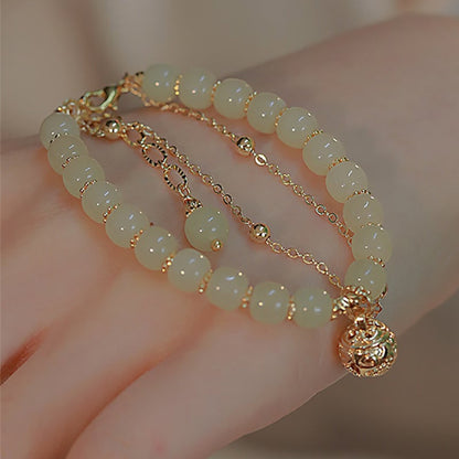 Ihanteellinen lahja - Elegantti Faux Jade Rannekoru
