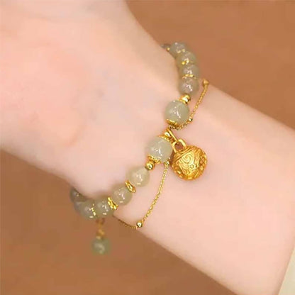 Ihanteellinen lahja - Elegantti Faux Jade Rannekoru