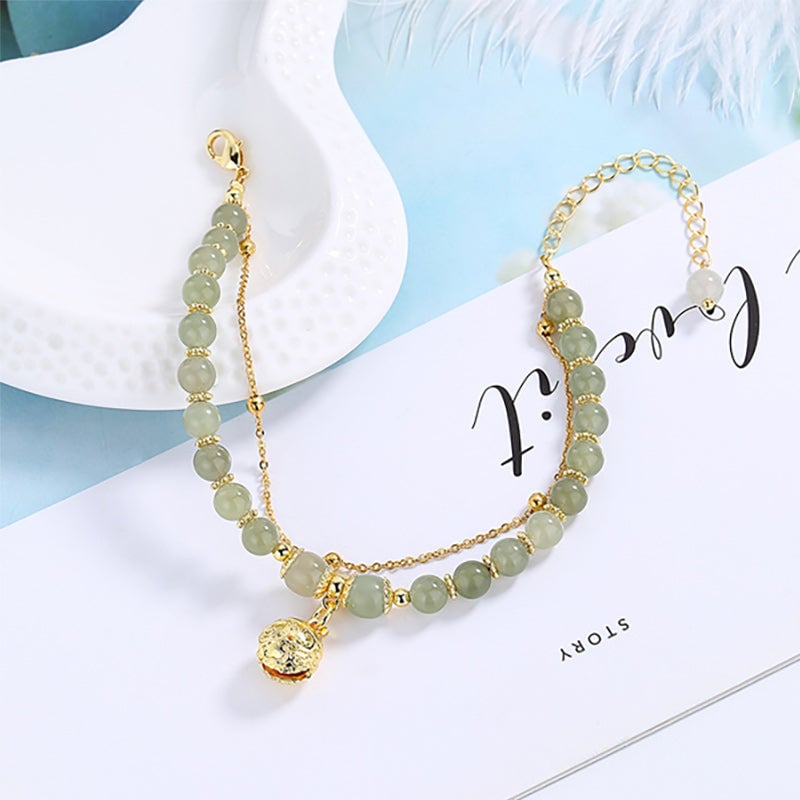Ihanteellinen lahja - Elegantti Faux Jade Rannekoru