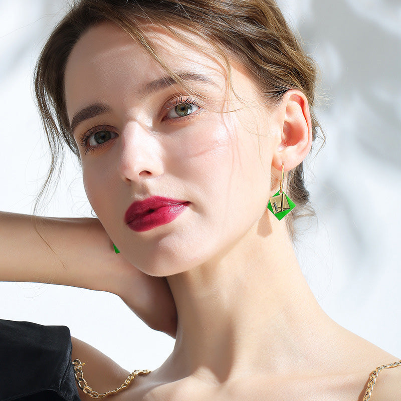 Uusi tuote lanseerattu💖Tyylikkäät Neliöriipuskorvakorut