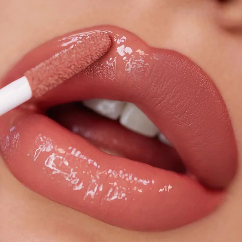 16 väriä kaksipäistä korostavaa huulikiiltoa