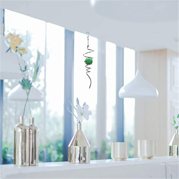 Koristeellinen lasinen tuulipyörä kiikaripallolla